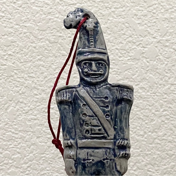 Vintage 1993 ROWE Pottery Salt Glazed Toy Soldier Christmas Tree Ornament - Picture 8 of 9